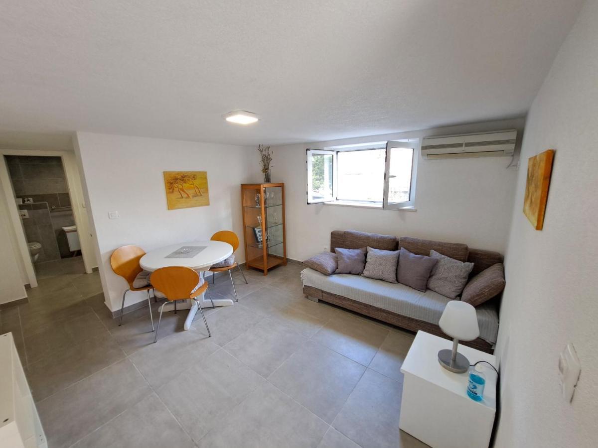 Apartments Ivanka Supetar Extérieur photo