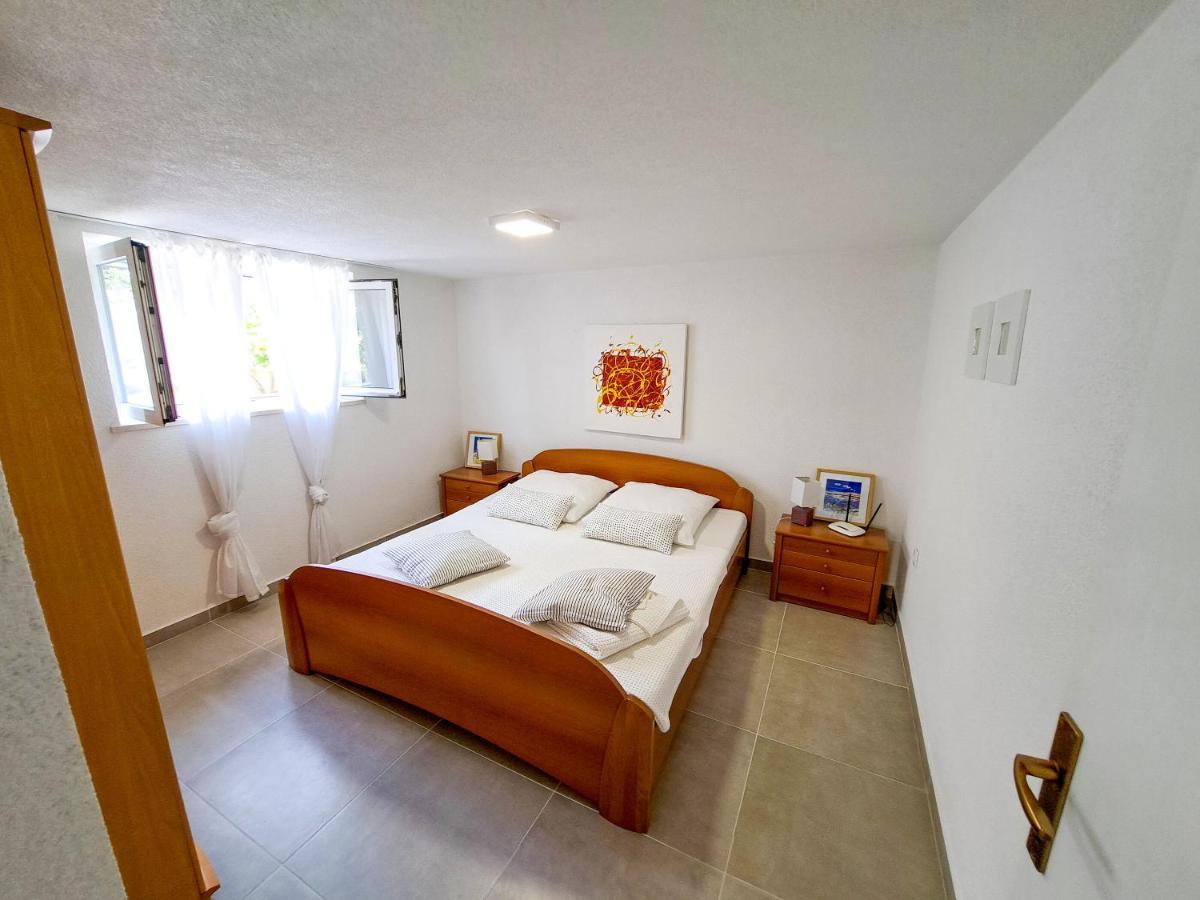 Apartments Ivanka Supetar Extérieur photo