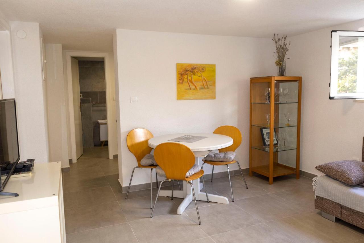 Apartments Ivanka Supetar Extérieur photo